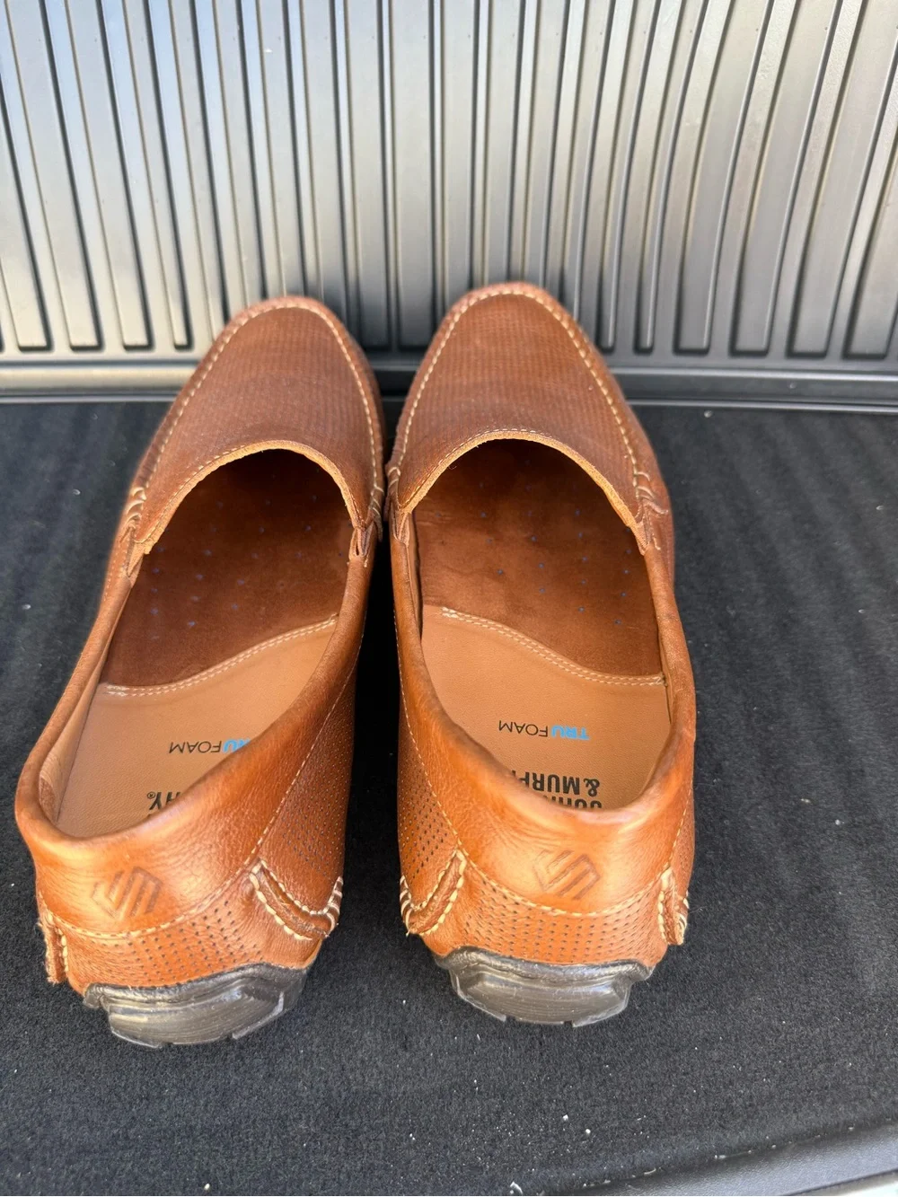 Like New Johnston & Murphy Men’s Tan Perforated Cory 2.0 Perfed Venetian Loafers
